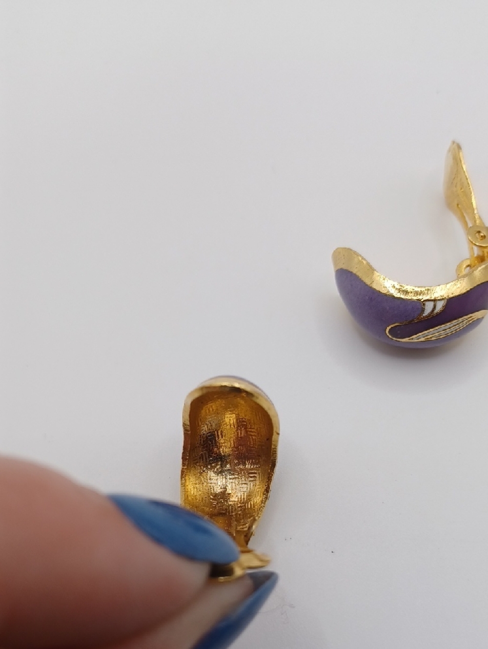 Taiwan Purple and Gold Tone Enamel Clip-On Earrings - Picture 6 of 7